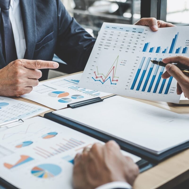 Isaia Briscuso, consulente finanziario con più di 15 anni di esperienza.